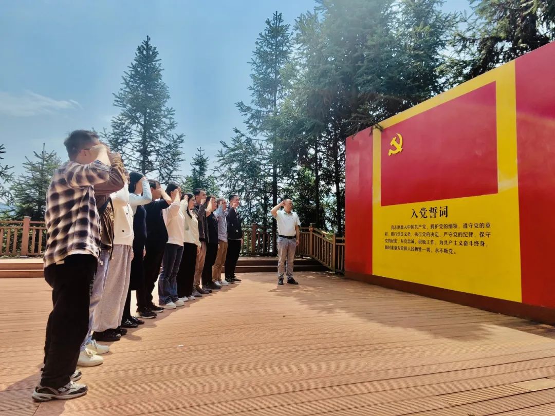 市多多28官网公司下属企业金泰公司赴周宁开展“绿映初心践使命 砥砺奋进启新程”主题党日活动