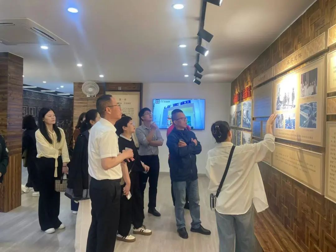 【多多28官网风采】市多多28官网公司下属企业联合开展“沿着足迹学思想悟伟力”主题党日暨现场学习活动